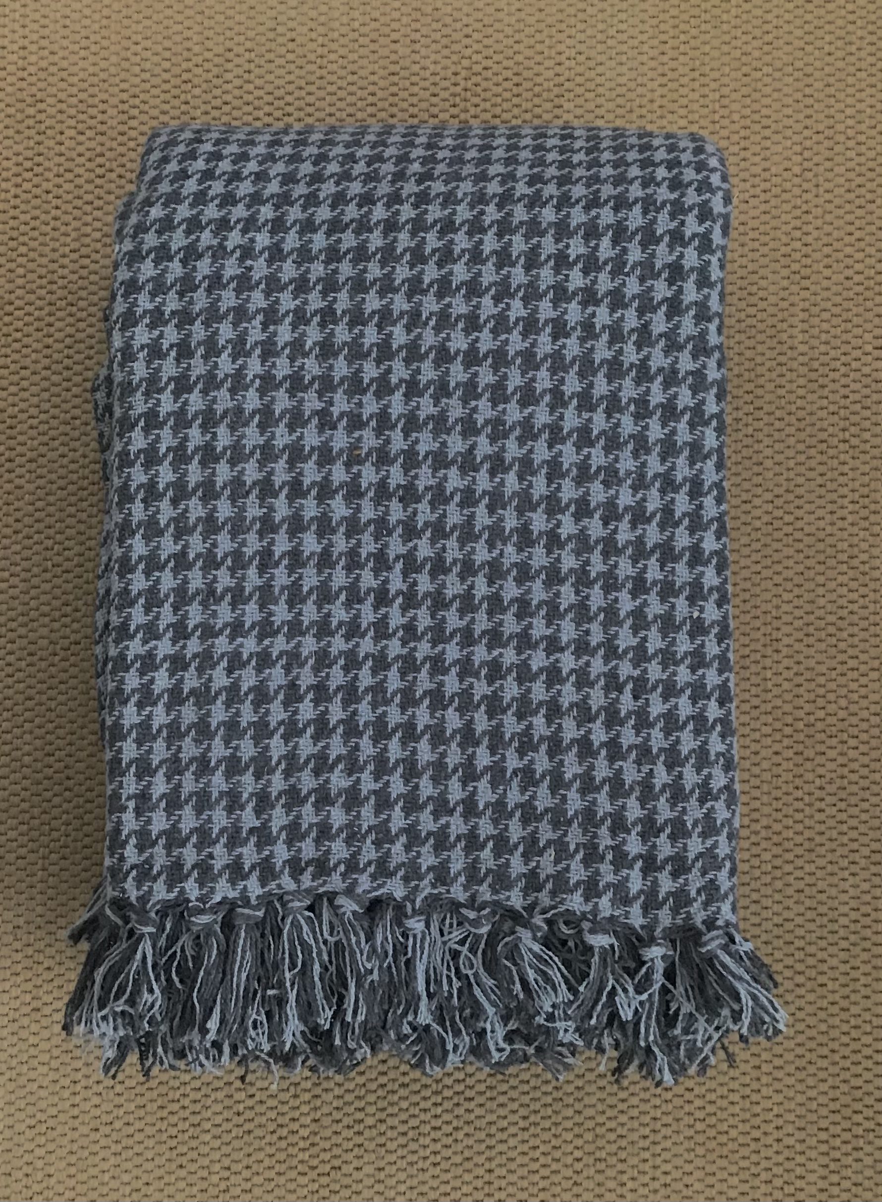 100% Cotton Grey and Charcoal Houndstooth Throws – The Sofa Throw Company