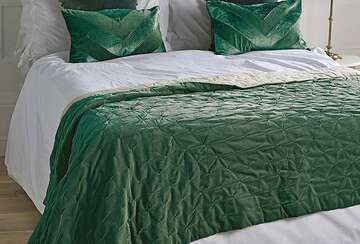 Oversized Forest Green 100% Cotton Velvet Throw/Bedspread with cotton linen reverse 140x220cms and contrasting cushions