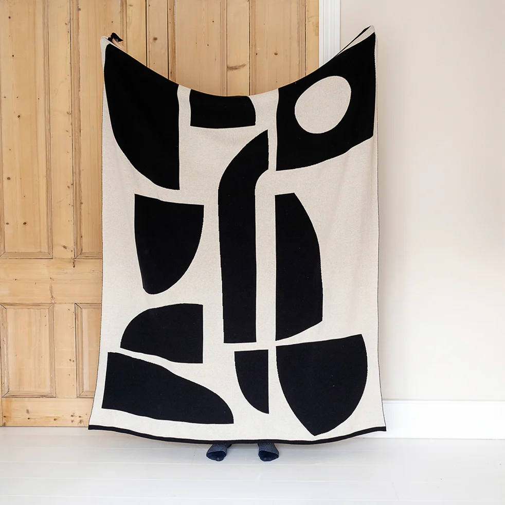 100% Cotton Knit Sofa or Bed Throw Monochrome Black and White 160x130cms